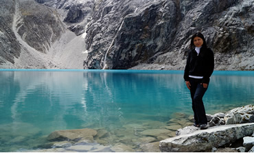 Laguna 69 hike